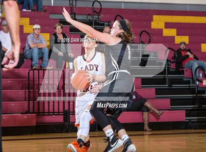 Thumbnail 1 in Quanah vs. Petrolia (Fantasy of Lights) photogallery.