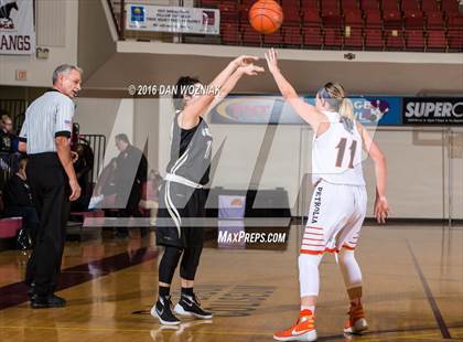 Thumbnail 3 in Quanah vs. Petrolia (Fantasy of Lights) photogallery.