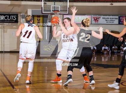 Thumbnail 3 in Quanah vs. Petrolia (Fantasy of Lights) photogallery.