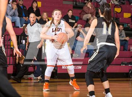 Thumbnail 1 in Quanah vs. Petrolia (Fantasy of Lights) photogallery.