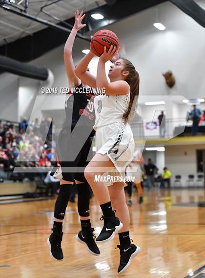 Thumbnail 1 in Bigelow vs. Murfreesboro (AAA 2A State Playoff) photogallery.