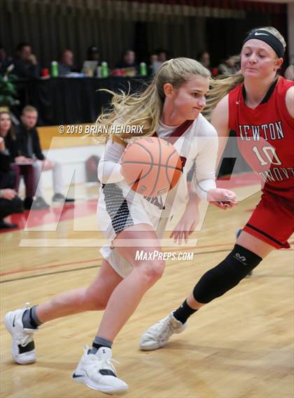 Thumbnail 1 in Bunker Hill vs. Newton-Conover photogallery.
