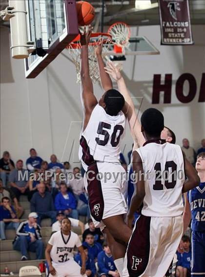 Thumbnail 2 in Fulton vs Unicoi County (Substate AA Region 2) photogallery.