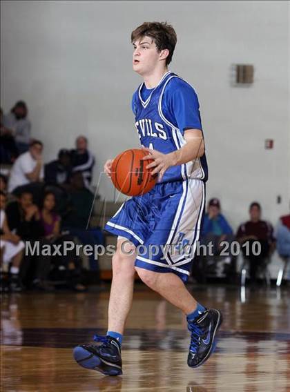 Thumbnail 1 in Fulton vs Unicoi County (Substate AA Region 2) photogallery.