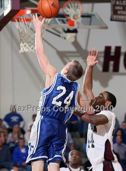 Thumbnail 3 in Fulton vs Unicoi County (Substate AA Region 2) photogallery.