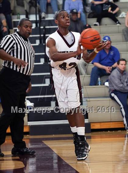 Thumbnail 2 in Fulton vs Unicoi County (Substate AA Region 2) photogallery.