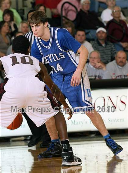 Thumbnail 2 in Fulton vs Unicoi County (Substate AA Region 2) photogallery.