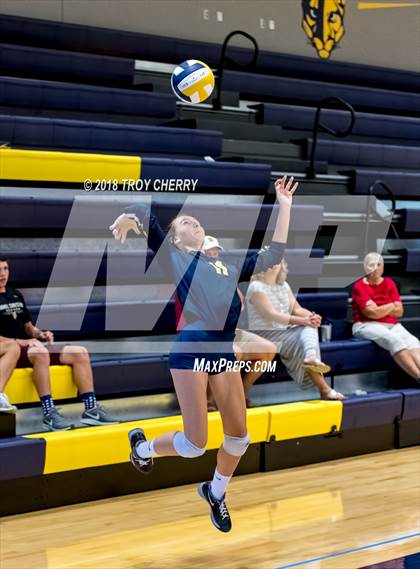 Thumbnail 3 in Carmel Christian vs Covenant Classical  photogallery.