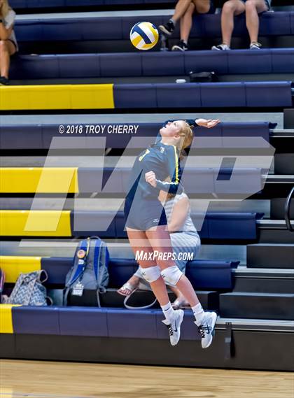 Thumbnail 3 in Carmel Christian vs Covenant Classical  photogallery.