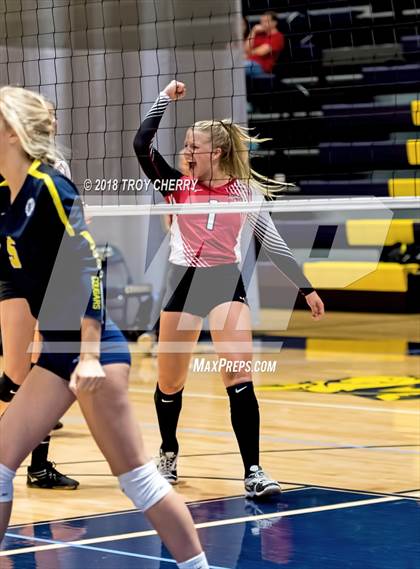 Thumbnail 3 in Carmel Christian vs Covenant Classical  photogallery.