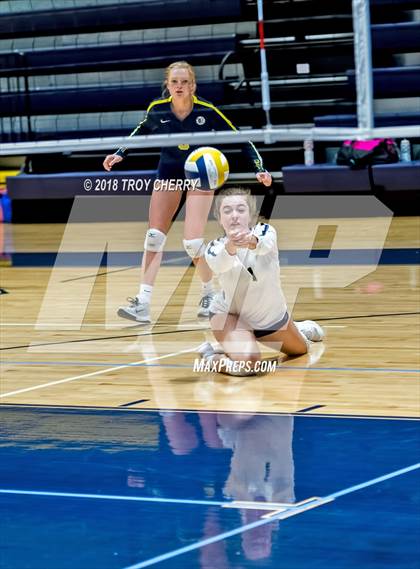 Thumbnail 3 in Carmel Christian vs Covenant Classical  photogallery.