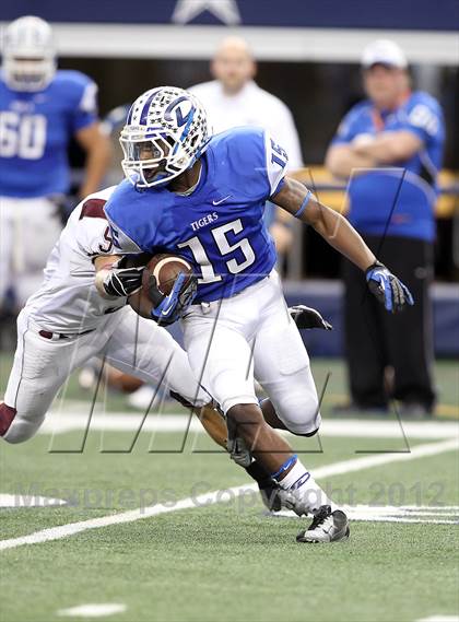 Thumbnail 1 in Cameron Yoe vs. Daingerfield (UIL 2A Division 1 Final) photogallery.