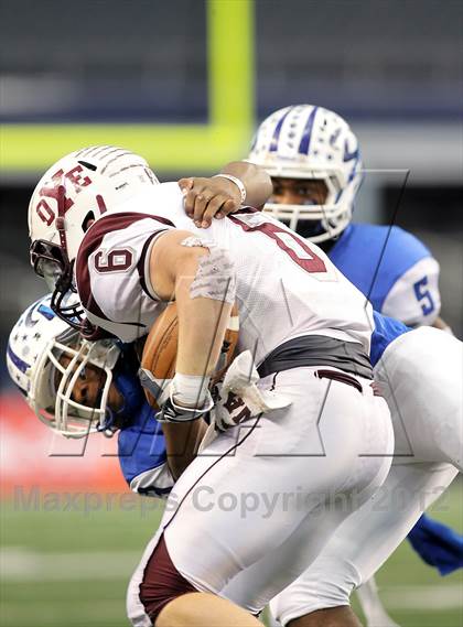 Thumbnail 2 in Cameron Yoe vs. Daingerfield (UIL 2A Division 1 Final) photogallery.