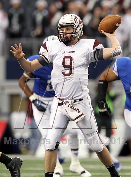Thumbnail 3 in Cameron Yoe vs. Daingerfield (UIL 2A Division 1 Final) photogallery.