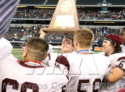 Thumbnail 1 in Cameron Yoe vs. Daingerfield (UIL 2A Division 1 Final) photogallery.