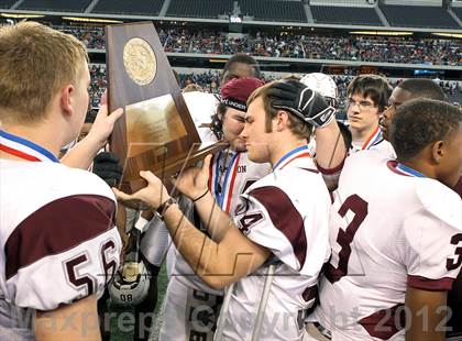 Thumbnail 2 in Cameron Yoe vs. Daingerfield (UIL 2A Division 1 Final) photogallery.