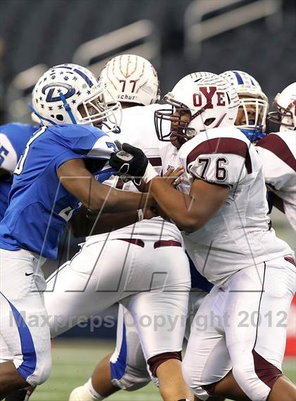 Thumbnail 1 in Cameron Yoe vs. Daingerfield (UIL 2A Division 1 Final) photogallery.