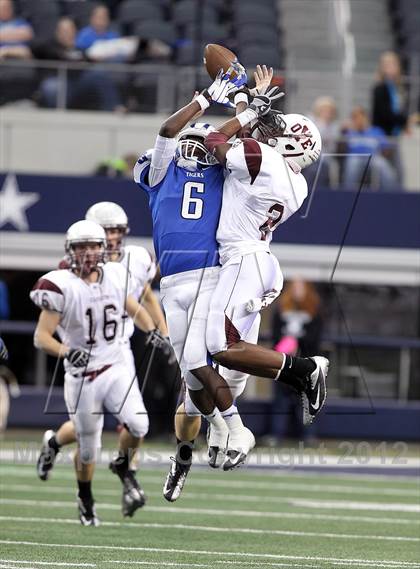 Thumbnail 2 in Cameron Yoe vs. Daingerfield (UIL 2A Division 1 Final) photogallery.