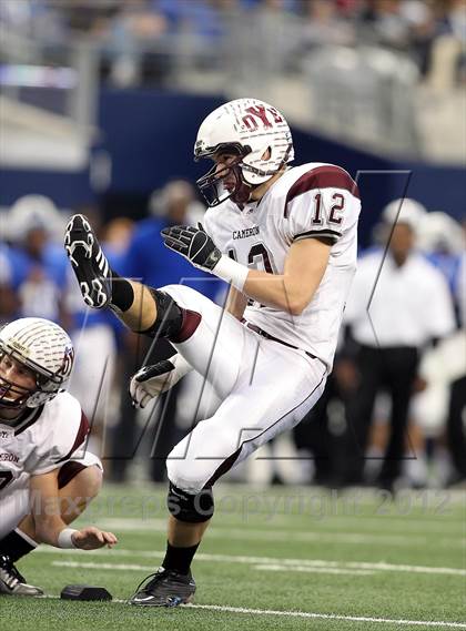 Thumbnail 2 in Cameron Yoe vs. Daingerfield (UIL 2A Division 1 Final) photogallery.