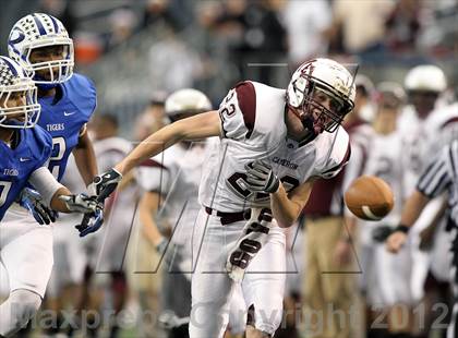 Thumbnail 2 in Cameron Yoe vs. Daingerfield (UIL 2A Division 1 Final) photogallery.