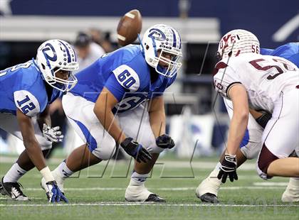 Thumbnail 2 in Cameron Yoe vs. Daingerfield (UIL 2A Division 1 Final) photogallery.