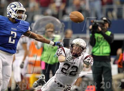 Thumbnail 2 in Cameron Yoe vs. Daingerfield (UIL 2A Division 1 Final) photogallery.