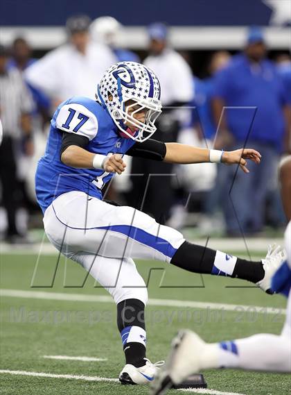 Thumbnail 3 in Cameron Yoe vs. Daingerfield (UIL 2A Division 1 Final) photogallery.