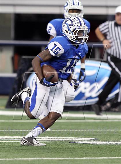 Thumbnail 1 in Cameron Yoe vs. Daingerfield (UIL 2A Division 1 Final) photogallery.