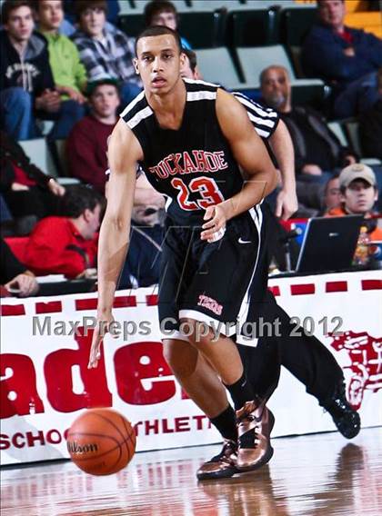 Thumbnail 2 in Mechanicville vs. Tuckahoe (NYSPHSAA Class C Semifinal) photogallery.