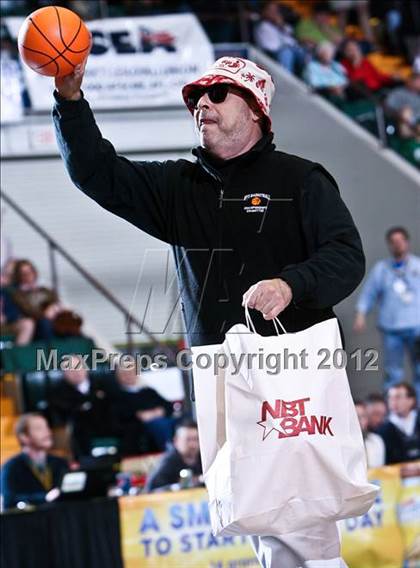 Thumbnail 2 in Mechanicville vs. Tuckahoe (NYSPHSAA Class C Semifinal) photogallery.
