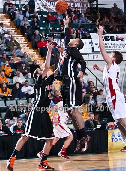 Thumbnail 3 in Mechanicville vs. Tuckahoe (NYSPHSAA Class C Semifinal) photogallery.