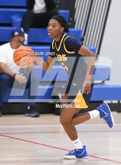 Thumbnail 1 in Phoenix Country Day vs. Colony (Nike Tournament of Champions) photogallery.