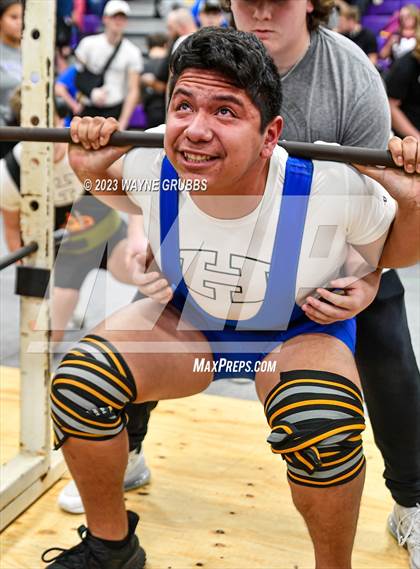 Thumbnail 3 in Hallsville Invitational photogallery.