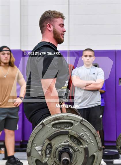 Thumbnail 2 in Hallsville Invitational photogallery.