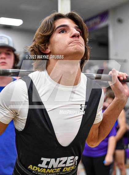 Thumbnail 1 in Hallsville Invitational photogallery.