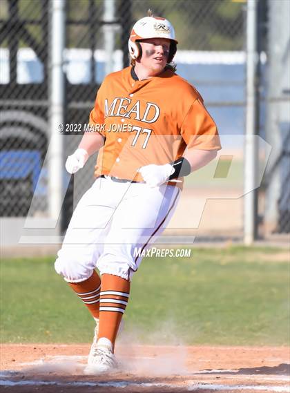 Thumbnail 3 in Mead vs. McMinnville  (Coach Bob Invitational) photogallery.