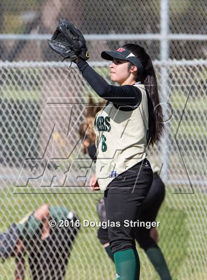 Thumbnail 3 in Moreau Catholic @ James Logan photogallery.