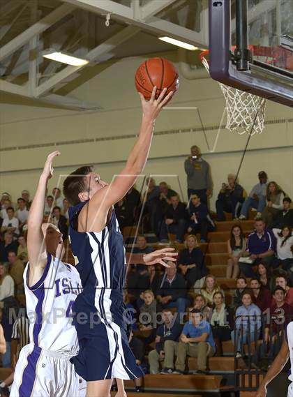 Thumbnail 3 in Islip vs Bayport-Bluepoint (Islip Holiday Tornament) photogallery.
