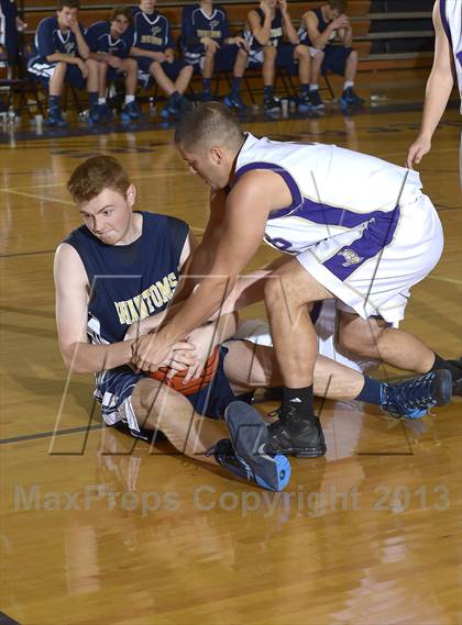 Thumbnail 1 in Islip vs Bayport-Bluepoint (Islip Holiday Tornament) photogallery.