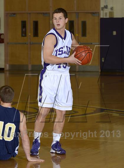 Thumbnail 2 in Islip vs Bayport-Bluepoint (Islip Holiday Tornament) photogallery.