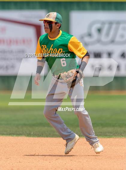 Thumbnail 2 in Lago Vista @ Bishop (UIL 3A Regional Semifinal) photogallery.
