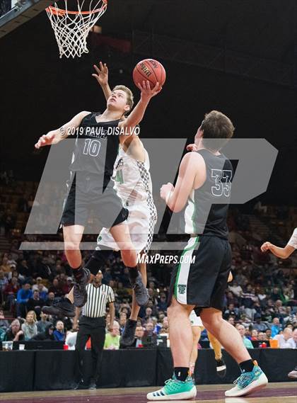 Thumbnail 2 in Overland vs. ThunderRidge (CHSAA 5A Great 8) photogallery.