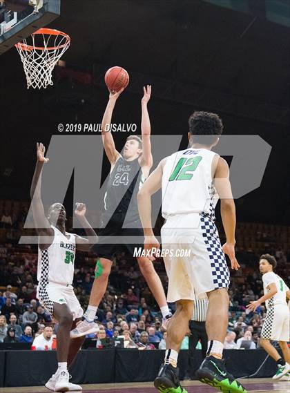 Thumbnail 2 in Overland vs. ThunderRidge (CHSAA 5A Great 8) photogallery.