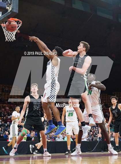 Thumbnail 2 in Overland vs. ThunderRidge (CHSAA 5A Great 8) photogallery.