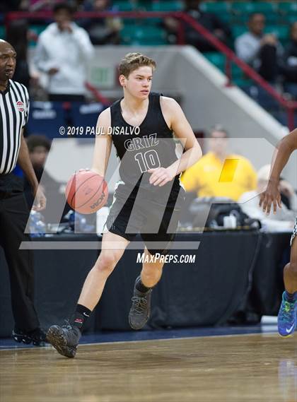 Thumbnail 3 in Overland vs. ThunderRidge (CHSAA 5A Great 8) photogallery.
