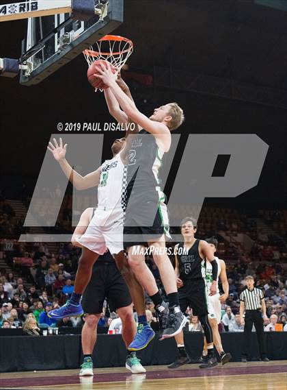 Thumbnail 1 in Overland vs. ThunderRidge (CHSAA 5A Great 8) photogallery.
