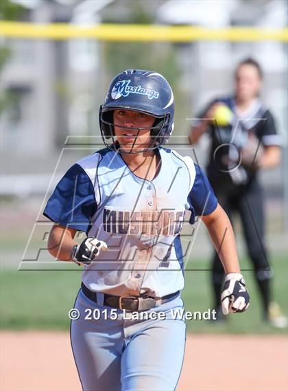 Thumbnail 2 in Ralston Valley vs. Fossil Ridge photogallery.