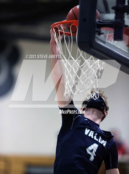Thumbnail 2 in Valor Christian @ Columbine photogallery.