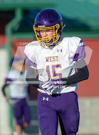Thumbnail 1 in Lincoln East vs Bellevue West photogallery.