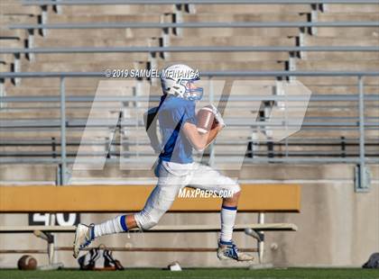 Thumbnail 3 in Lincoln East vs Bellevue West photogallery.